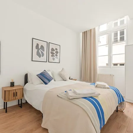 Apartment 180m2 Haussmann 4br 3 Bath Golden Triangle Champs Elysees & Opera Paris