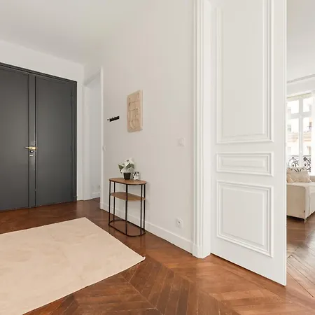 180m2 Haussmann 4br 3 Bath Golden Triangle Champs Elysees & Opera Paris