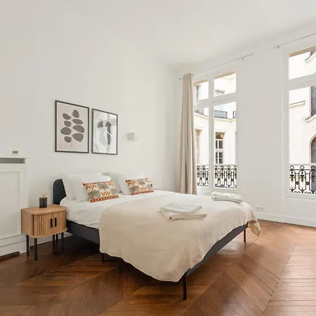 180m2 Haussmann 4br 3 Bath Golden Triangle Champs Elysées&opéra
