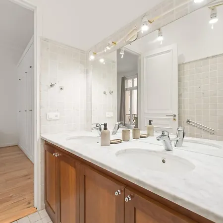180m2 Haussmann 4br 3 Bath Golden Triangle Champs Elysées&opéra Appartamento Parigi