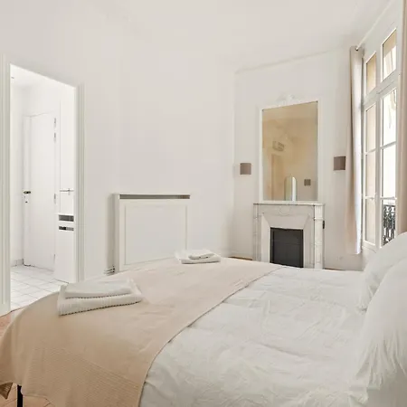 180m2 Haussmann 4br 3 Bath Golden Triangle Champs Elysées&opéra