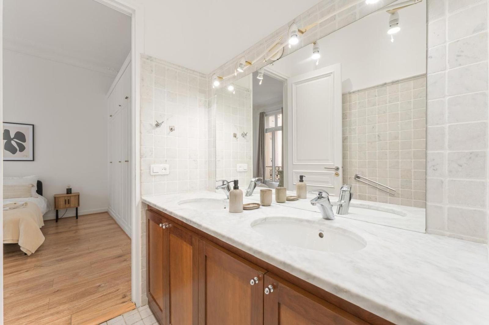 180m2 Haussmann 4br 3 Bath Golden Triangle Champs Elysées&opéra
